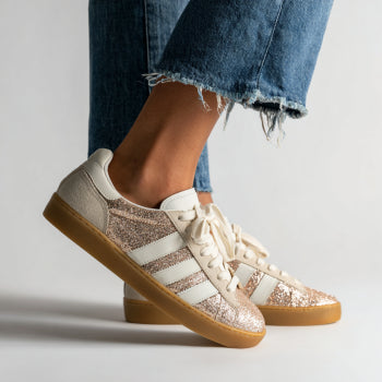 Lucas | Goldene Sneaker