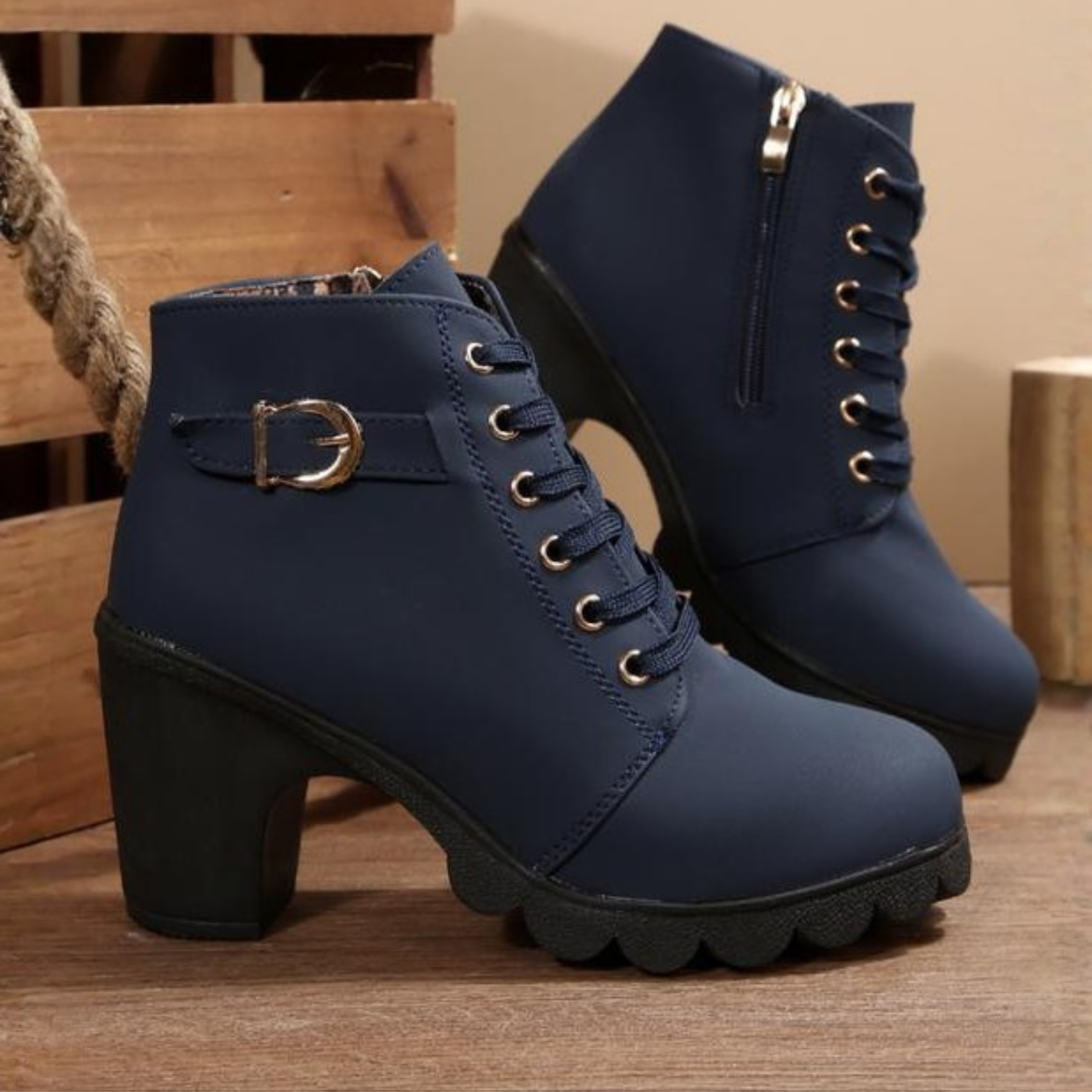 KATNI™ – Chunky Boots mit Schnallen-Detail